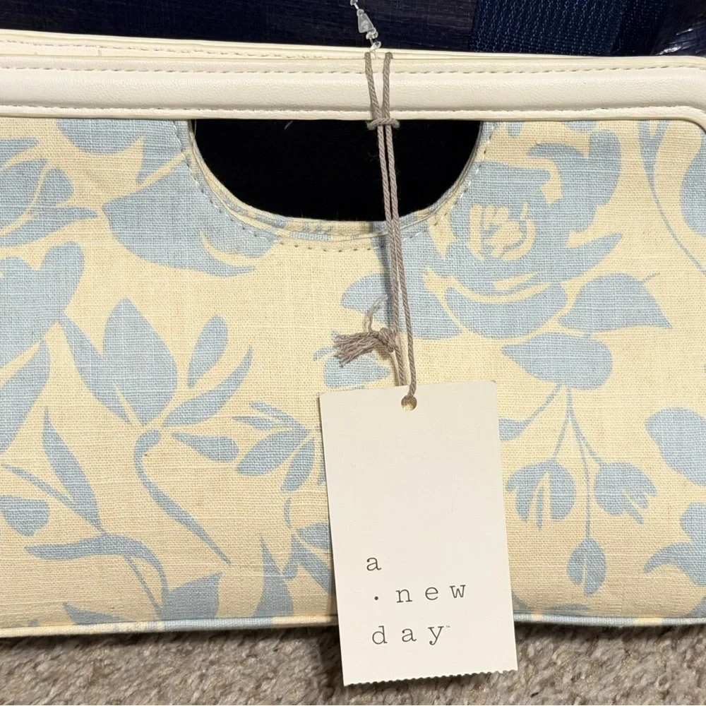 A New Day Floral Cutout Handle Tote - Cream & Light Blue